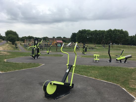 image of outdoor gym apex park